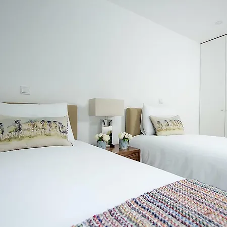 Tear Center Apartment